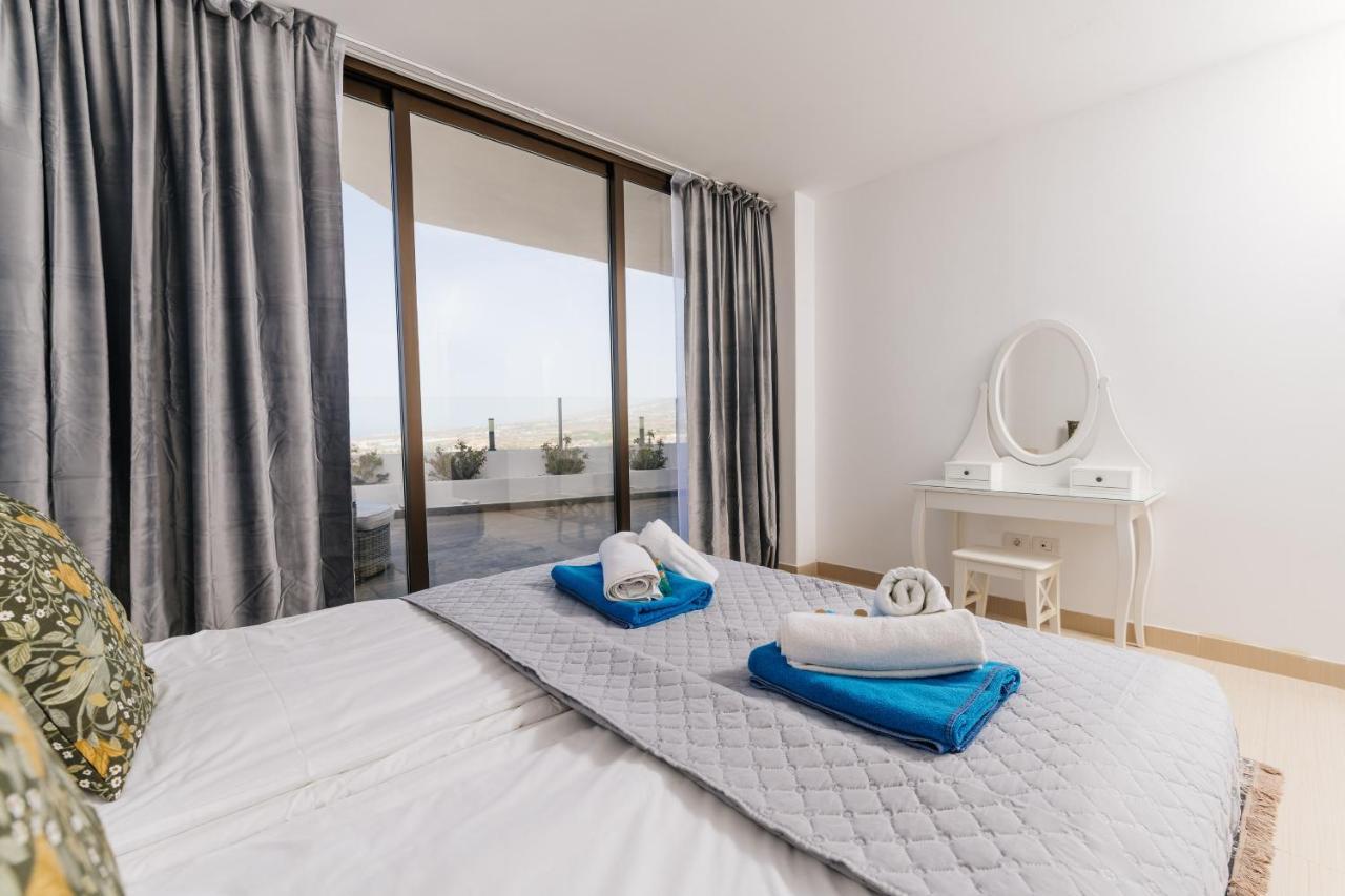 Sunset White Villa - Ocean View, Jakuzzi, Heated Pool, Air-Conditioning, Grill Playa de las Americas  Exteriér fotografie