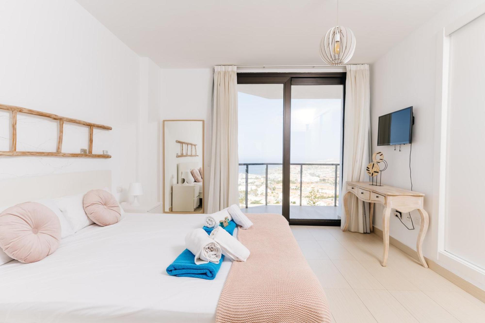 Sunset White Villa - Ocean View, Jakuzzi, Heated Pool, Air-Conditioning, Grill Playa de las Americas  Exteriér fotografie