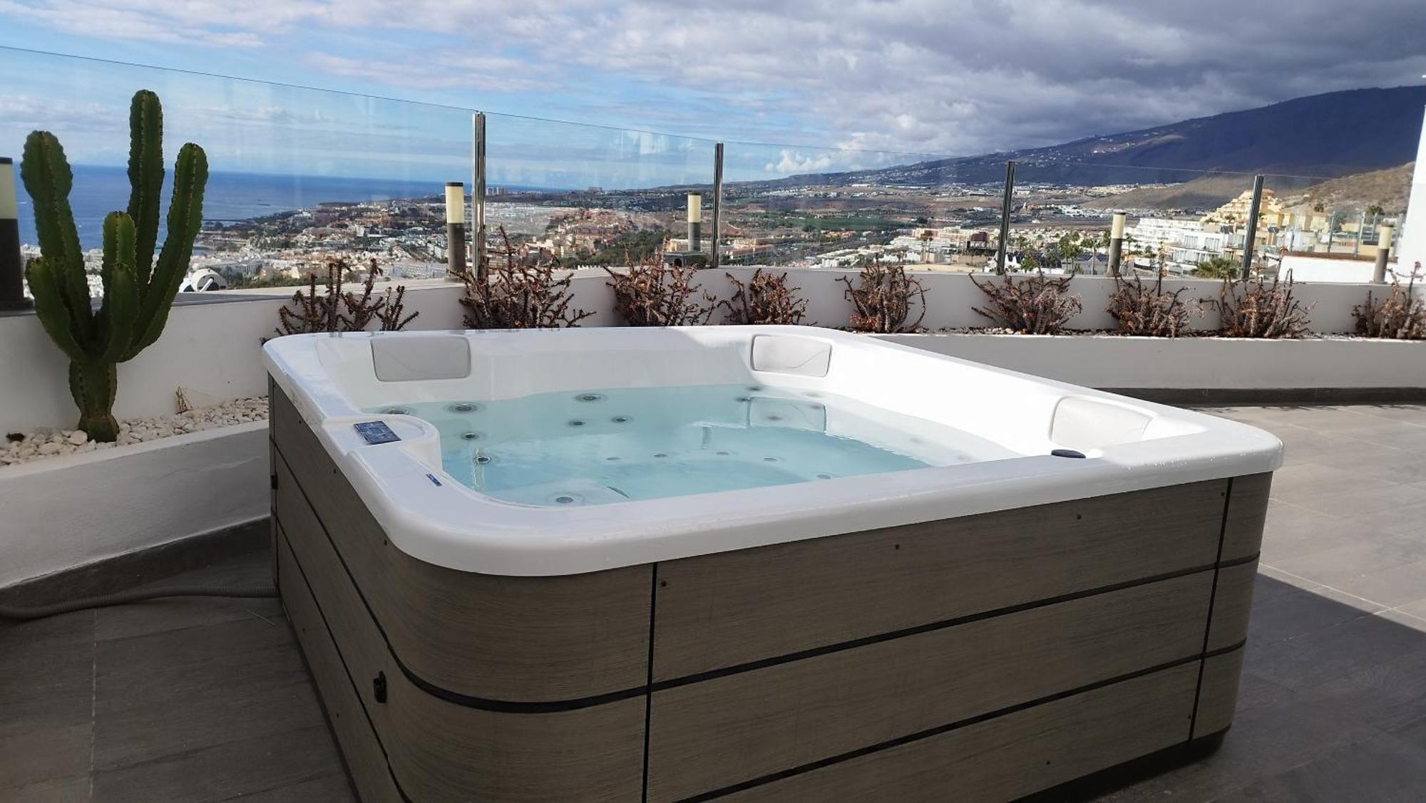 Sunset White Villa - Ocean View, Jakuzzi, Heated Pool, Air-Conditioning, Grill Playa de las Americas  Exteriér fotografie
